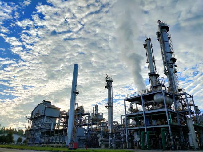 綿竹知名老廠企招人啦!操作工、機(jī)電技術(shù)人員,五險(xiǎn)一金,薪資5-8k.